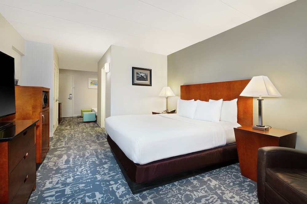 DoubleTree by Hilton Boston North Shore - photo 7