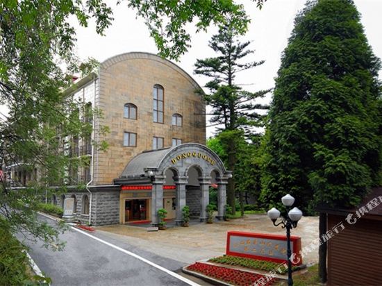 Dongguone Villa Resort in Luyang, People's Republic of China