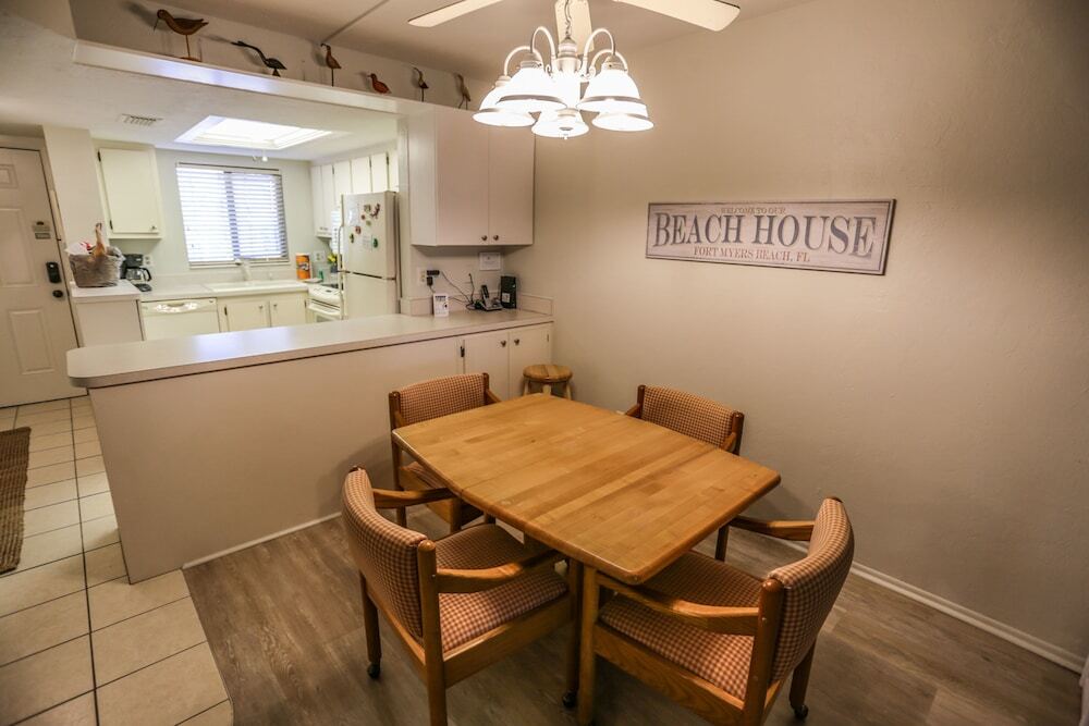 Cane Palm Beach Club 105 in Fort Myers Beach, United States