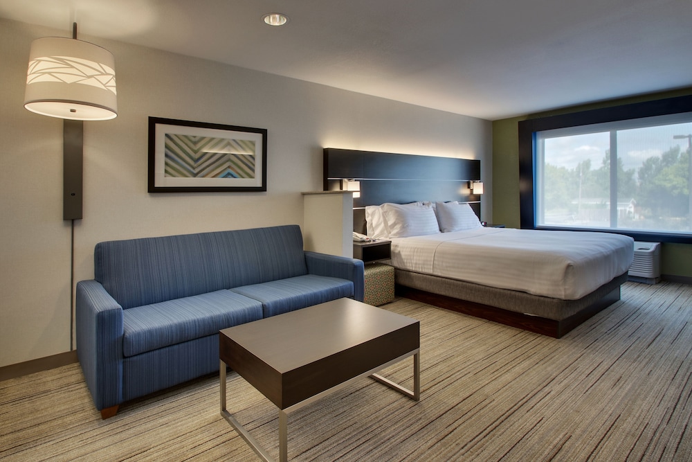 Holiday Inn Express & Suites Morris by IHG - photo 24