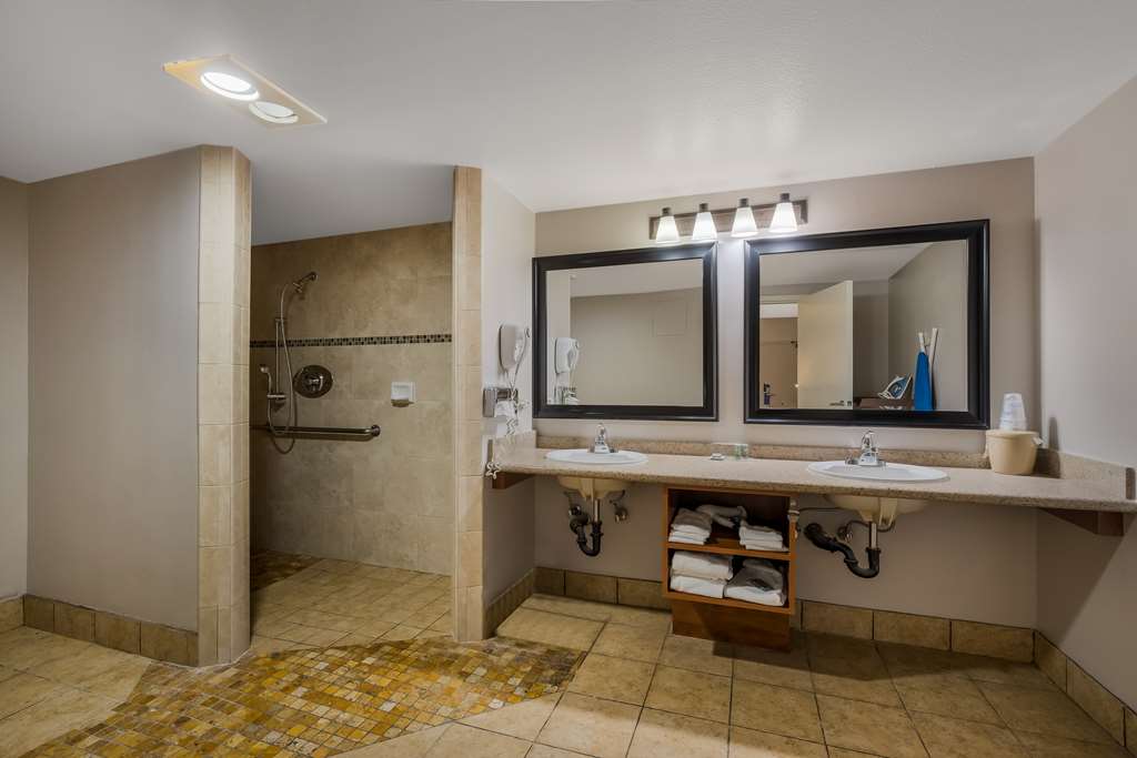 Best Western Diamond Bar Hotel & Suites - photo 23