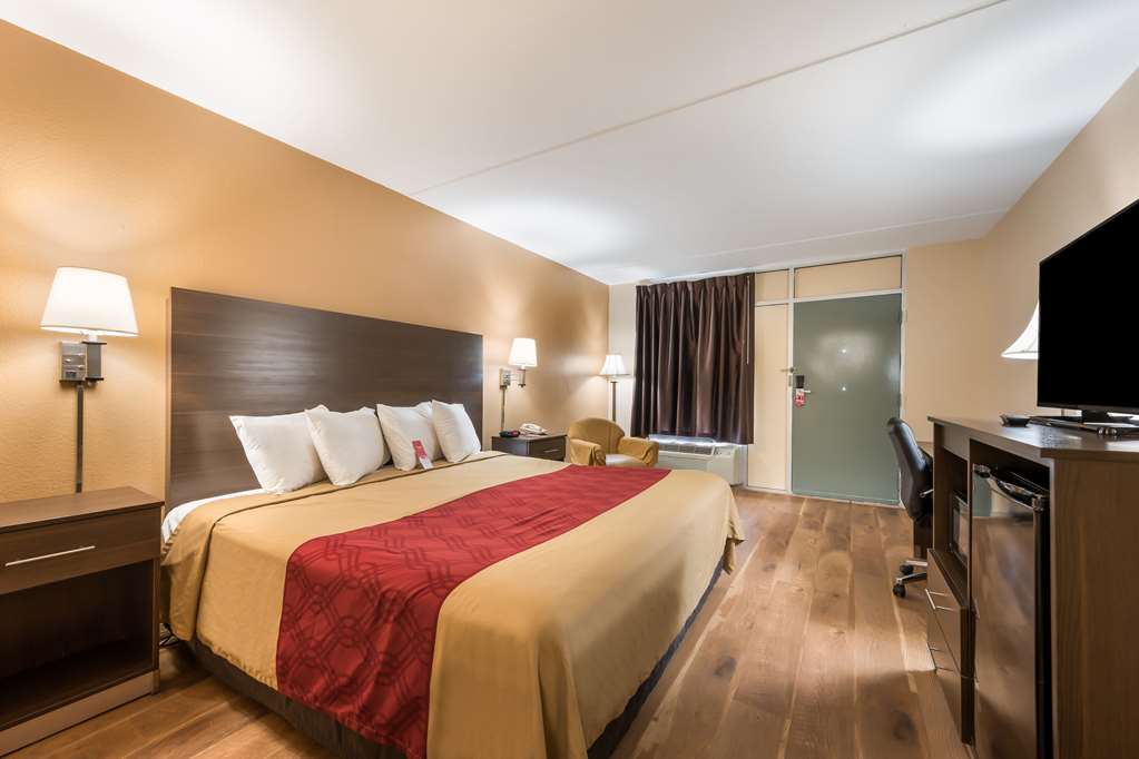Econo Lodge Cullman South - photo 12