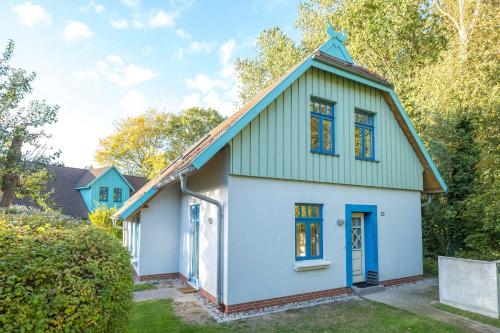 Ferienhaussiedlung Strandperlen Weidenhof 9b — carbon neutral stay, Wustrow