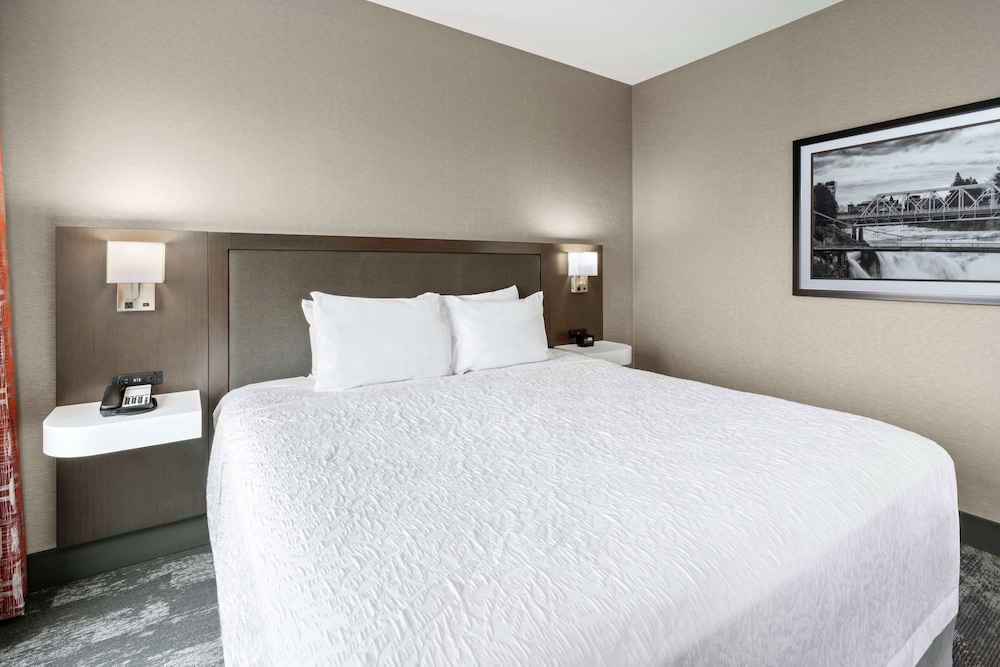 Hampton Inn & Suites Spokane Downtown South - photo 13