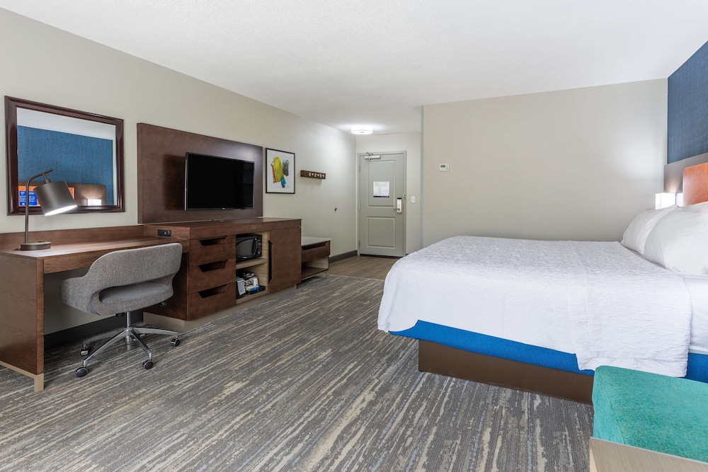 Hampton Inn Sioux Falls - photo 17