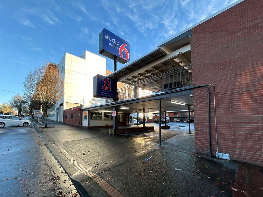 Econo Lodge Vancouver - featured photo