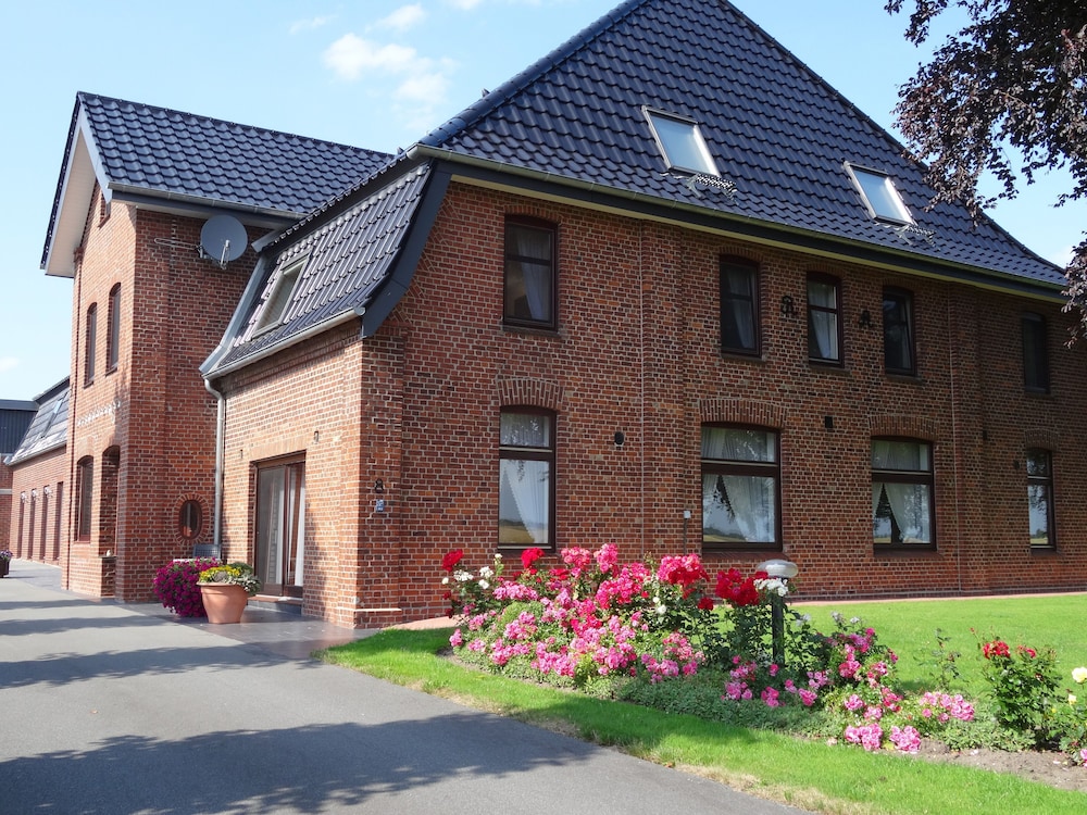 Apartment Ahsbahs Suite near Airport — 4-Star Luxury Hotel in Krempe, Germany