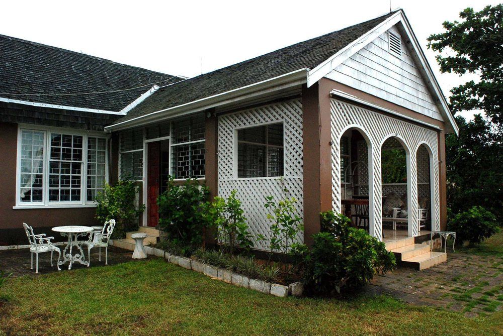 June Plum Bed And Breakfast 5641480 — Mandeville