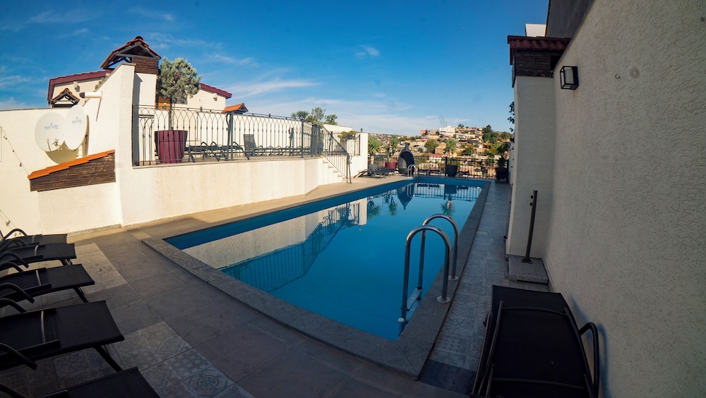 Rooftop pool