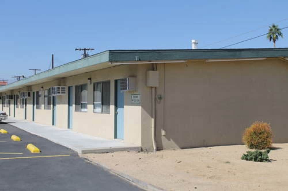 Indio Holiday Motel - photo 24