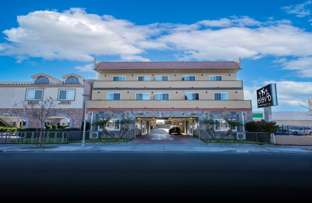 Elev8 Hotel Los Angeles LAX in Inglewood, United States