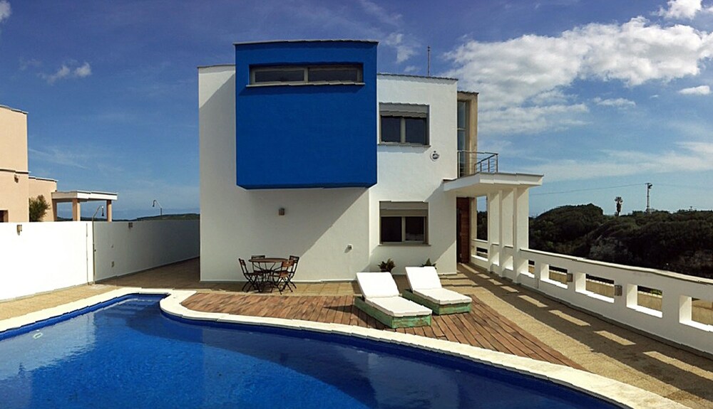 Villa Casa Azul — 4-Star Luxury Hotel in Mao, Spain
