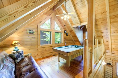 Bear Naked - carbon neutral hotel in Sevierville
