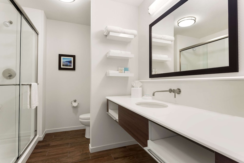 Hampton Inn Kennewick at Southridge - photo 15