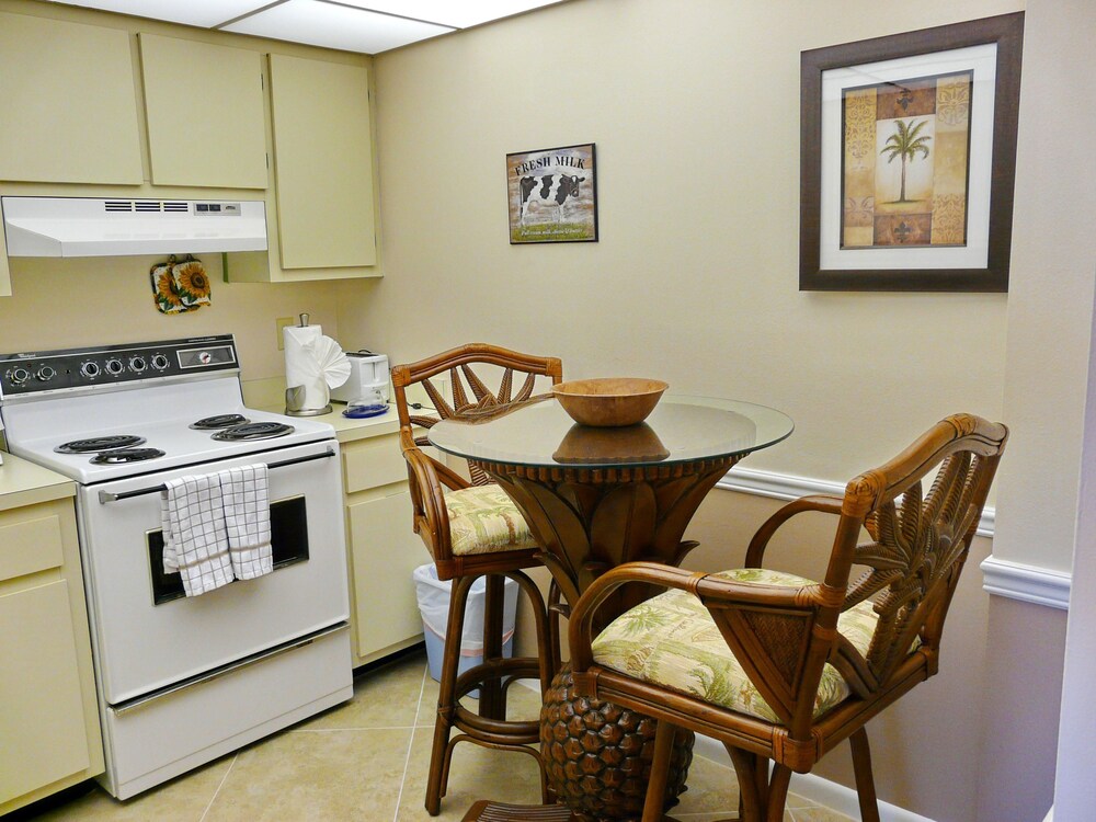 South Seas Tower 4 1510 - photo 16