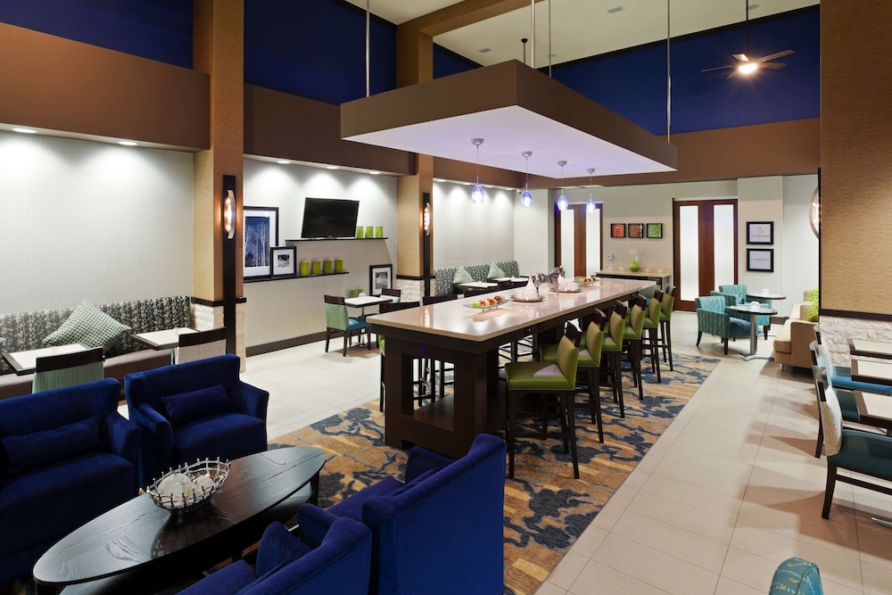 Hampton Inn & Suites Denver Airport Gateway Park - photo 4