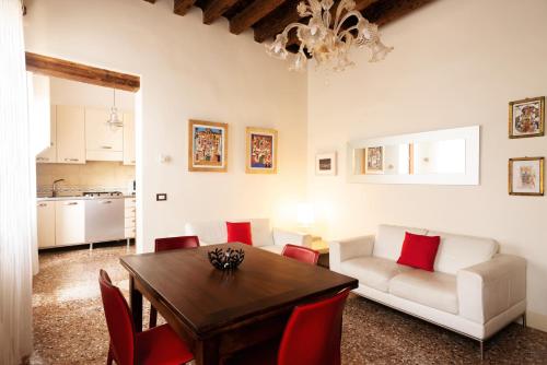 Cà Venier — 4-Star Luxury Hotel in Venice, Italy
