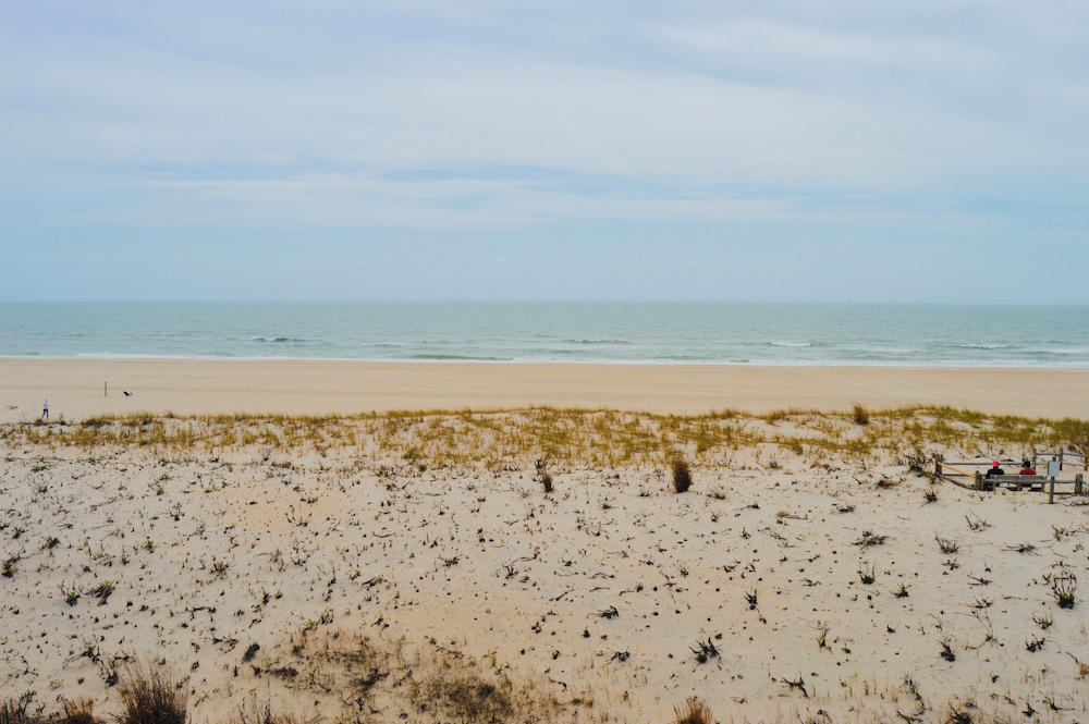 Drifting Sands Oceanfront Hotel - photo 41