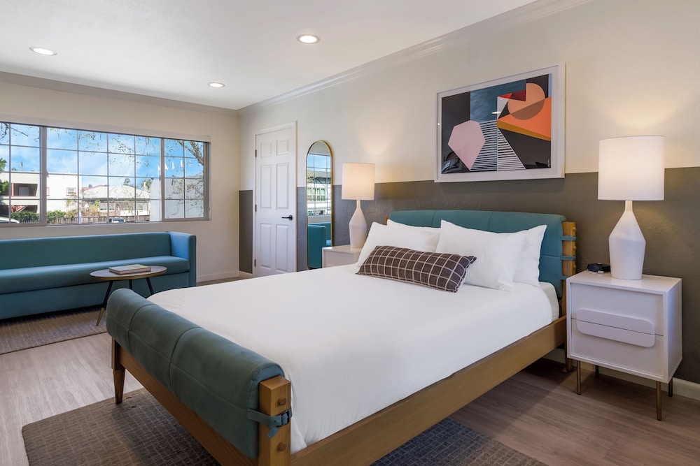 Signature Inn Oakland - photo 41