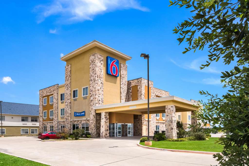 Motel 6 Mineral Wells TX - featured photo