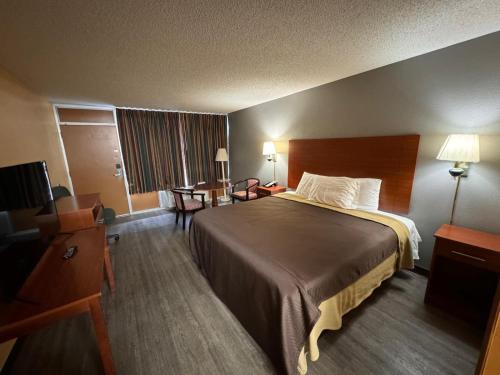 College Inn Spartanburg - photo 10