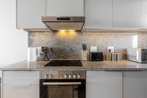 Burmeister 606 Top Floor 2 Bedroom Apartment with Ocean Views Onsite Parking