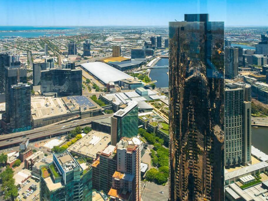 CBD Heart Awe inspiring Heights Breathtaking View — 4-Star Luxury Hotel in Melbourne, Australia