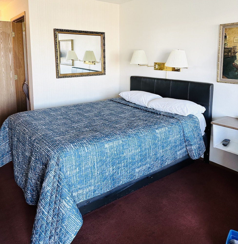The Davenport Motel - photo 24