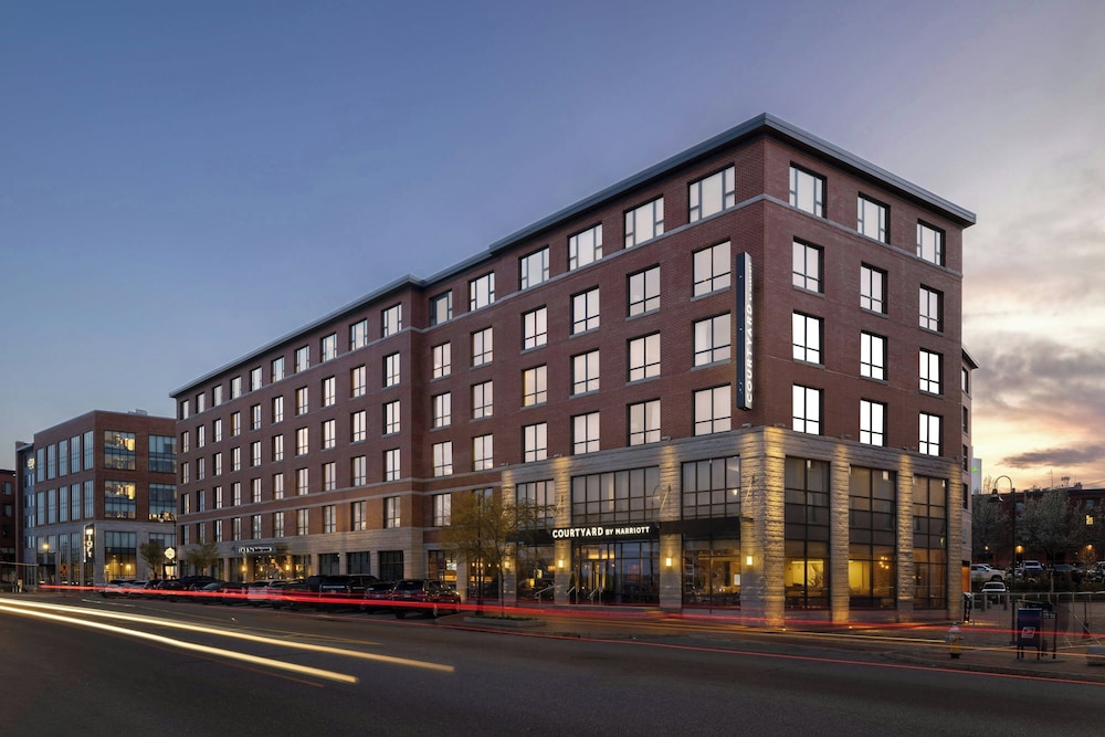 Courtyard Portland Downtown Waterfront - photo 39