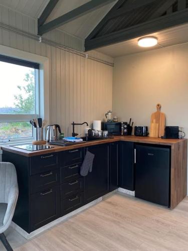 Bright Cabin close to RVK w Hot Tub