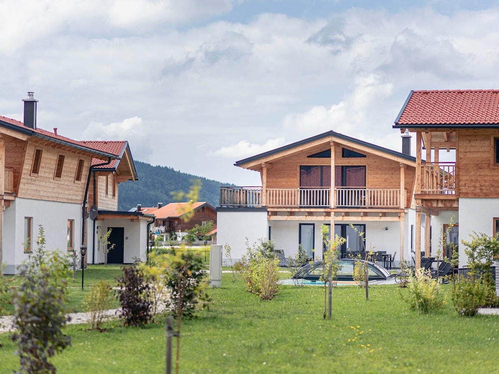 Inzell Chalets With Private Pool — 4-Star Luxury Hotel in Inzell, Germany