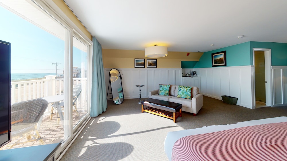 The Hotel Maria - photo 30