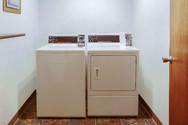 Howard Johnson by Wyndham Helena - photo 3