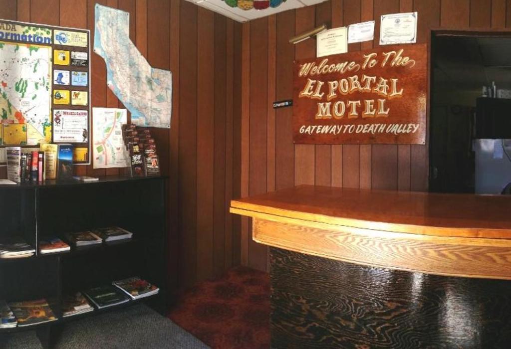 El Portal Motel - photo 8