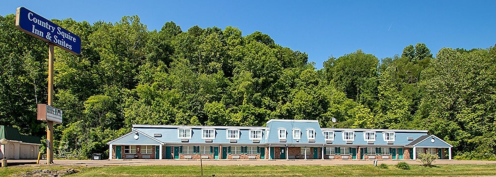 Country Squire Inn & Suites - photo 32