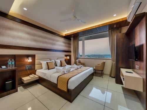 Golden Leaf Resort — Dhulia