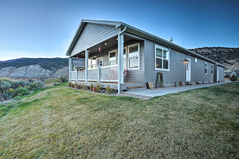 Magnificent Gypsum Retreat on the Colorado River — hotel near Eagle County Regional Airport