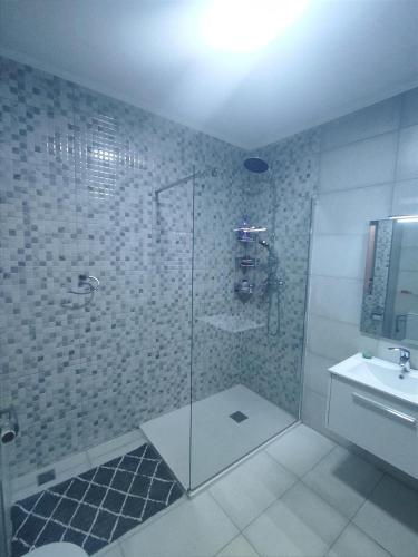 Swieqi 3 bedroom apartment — 4-Star Luxury Hotel in San Giljan, Malta