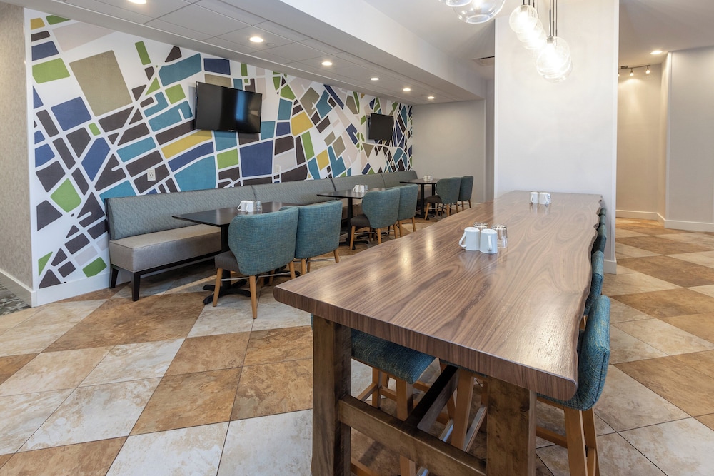 Holiday Inn Hotel & Suites Memphis Wolfchase Galleria by IHG - photo 36