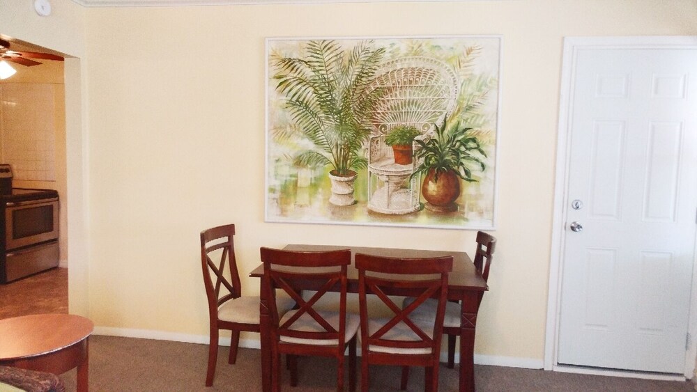 Flamingo Inn Bayside Suites - photo 25