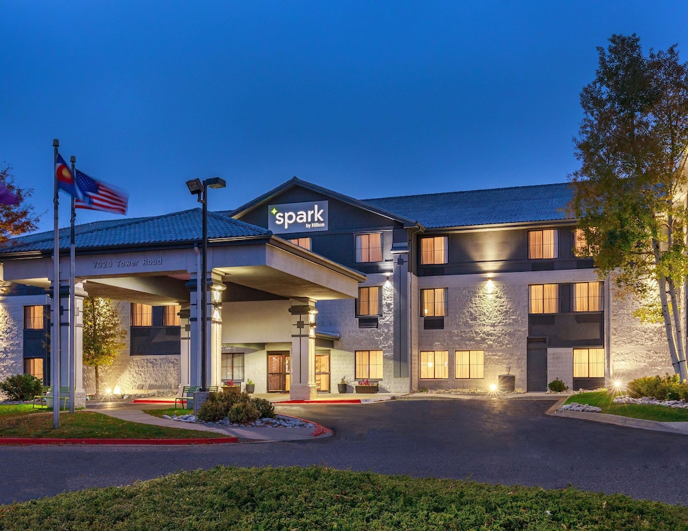 Spark by Hilton Denver International Airport — hotel near Denver International Airport