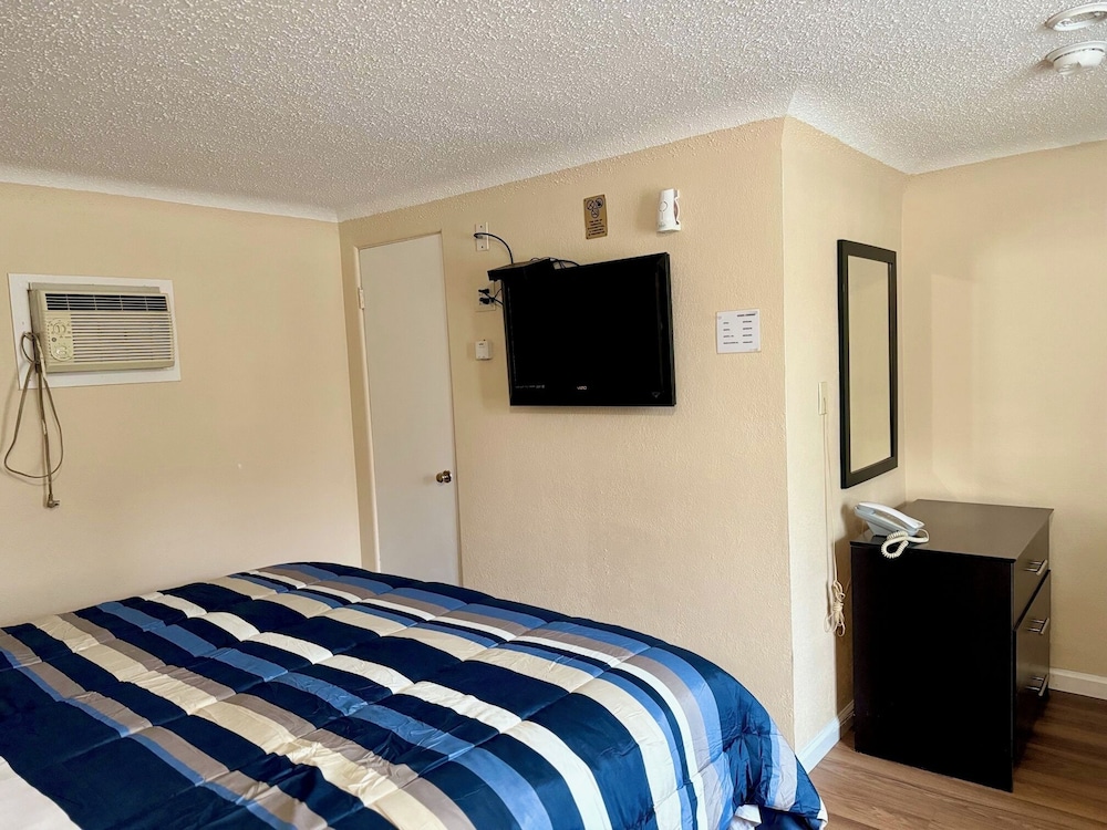 Gratiot View Motel - photo 34