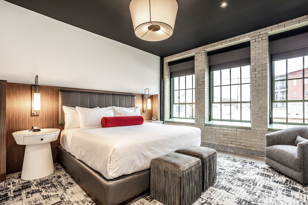 Bottleworks Hotel - photo 8