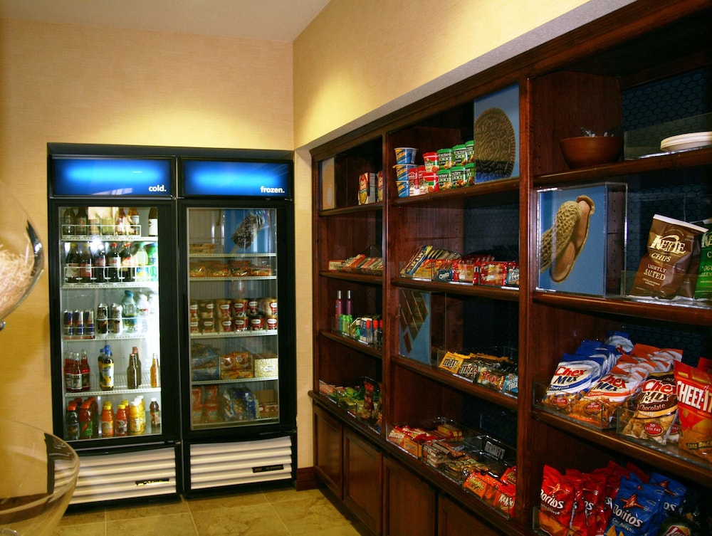 Hampton Inn & Suites Redding - photo 36