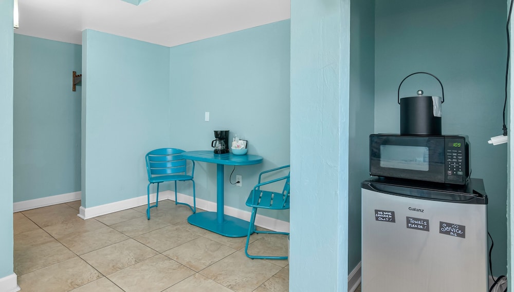 Latitude 26 Waterfront Resort & Marina - photo 41