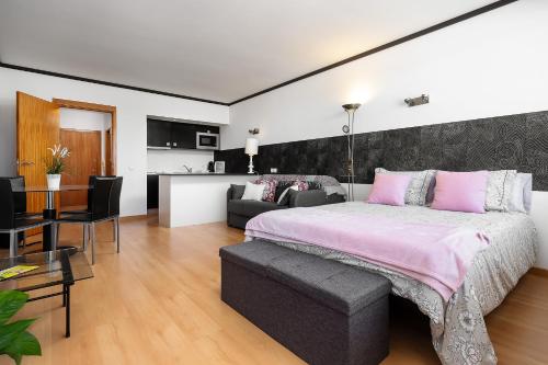 Apartamento Portugal — 4-Star Luxury Hotel in Quarteira, Portugal