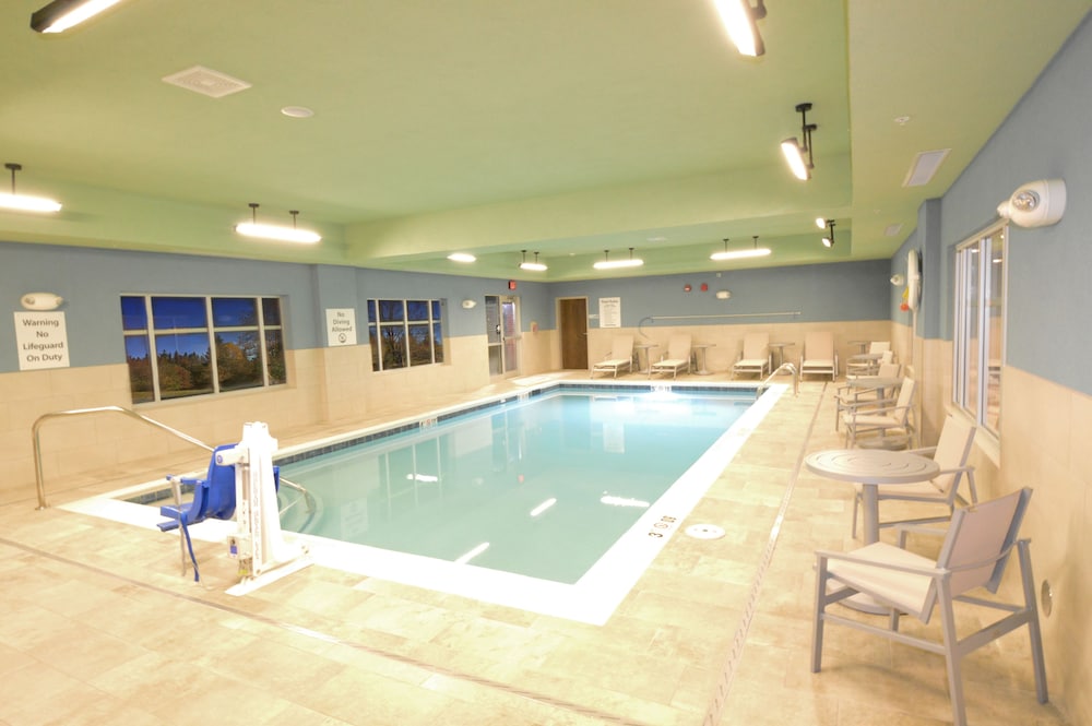 Holiday Inn Express & Suites Toledo West by IHG - photo 18