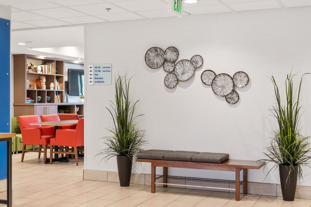 Holiday Inn Express Hotel and Suites West Valley by IHG - photo 40
