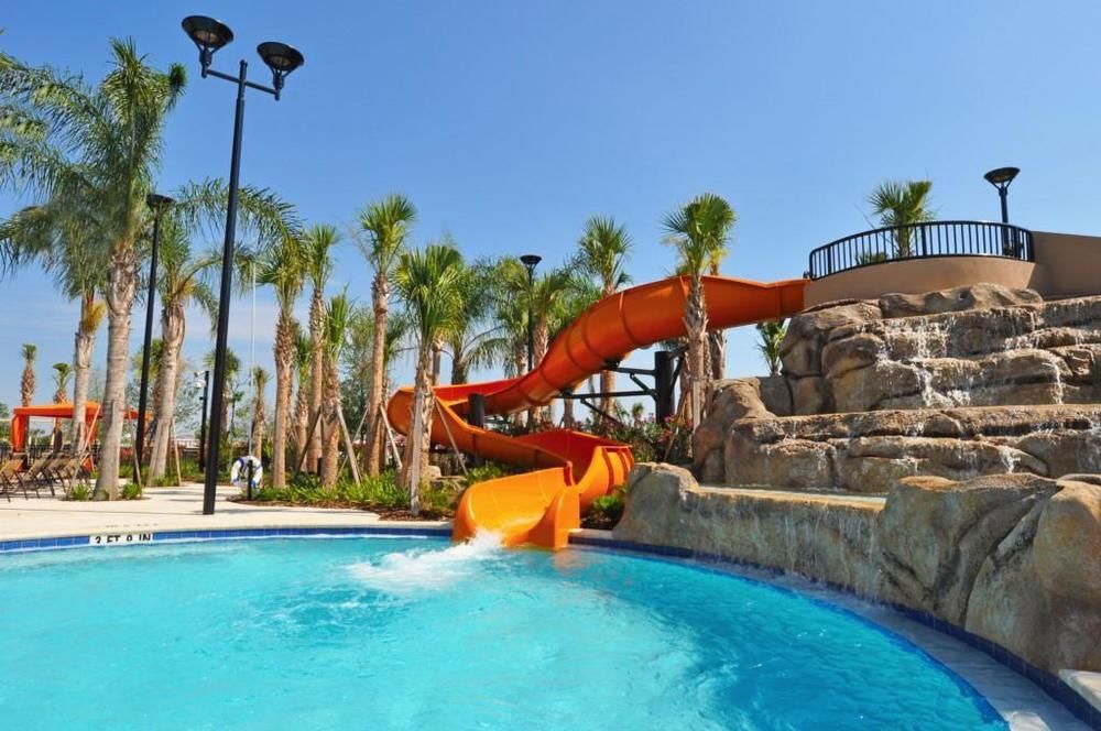 Solterra Villa — 4-Star Luxury Hotel in Loughman, United States