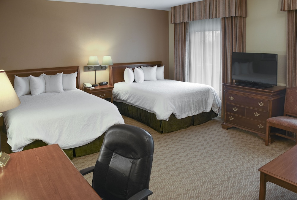 Hampton Inn & Suites Youngstown Canfield - photo 28